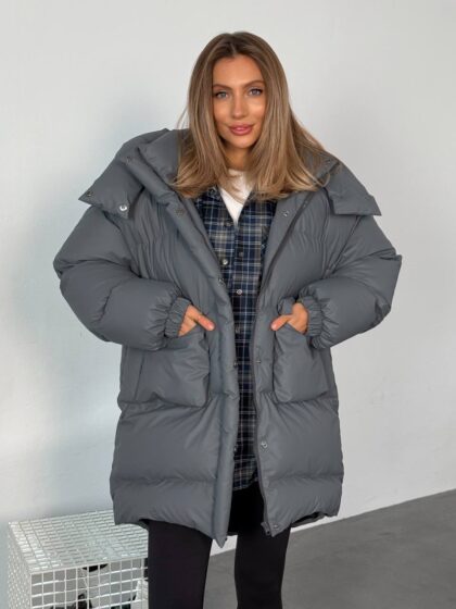 Ilga oversized striukė